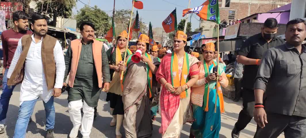 #UPElections2022 
#आएगी_बीजेपी_ही 
#YogiAdityanathji 
 तिरुवा विधानसभा क्षेत्र सौरीख चौराहा से नगर में पदयात्रा (5 किलोमीटर)कर प्रत्याशी#कैलाश_सिंह_राजपूत के पक्ष में मतदान के लिए आग्रह किया।