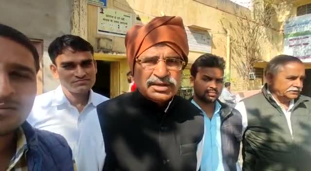 #बांदीकुई:- आदरणीय सांसद डॉ किरोड़ी जी को Z+श्रेणी की सुरक्षा की मांग को लेकर कार्यकर्ताओं के साथ एसडीएम को सौंपा ज्ञापन।‌