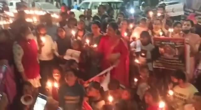 #कोटा_की_बेटी के #हत्यारे की #गिरफ्तारी व न्याय की मांग कैंडल मार्च
न्याय मिले न्याय मिले
#रामपुरा वार्ड 35 की #महिला_शक्ति व वार्ड वासियो द्वारा #कोटा_की_बेटी के #हत्यारे की #गिरफ्तारी व #फांसी की मांग को लेकर #कैंडल_मार्च व #रामपुरा_कोतवा