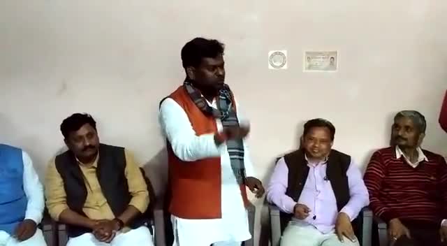 #हैदर गढ़  दिनेश रावत द्वारा क्षेत्र में लगातार चल रहा ताबड़तोड़ जनसंपर्क.....