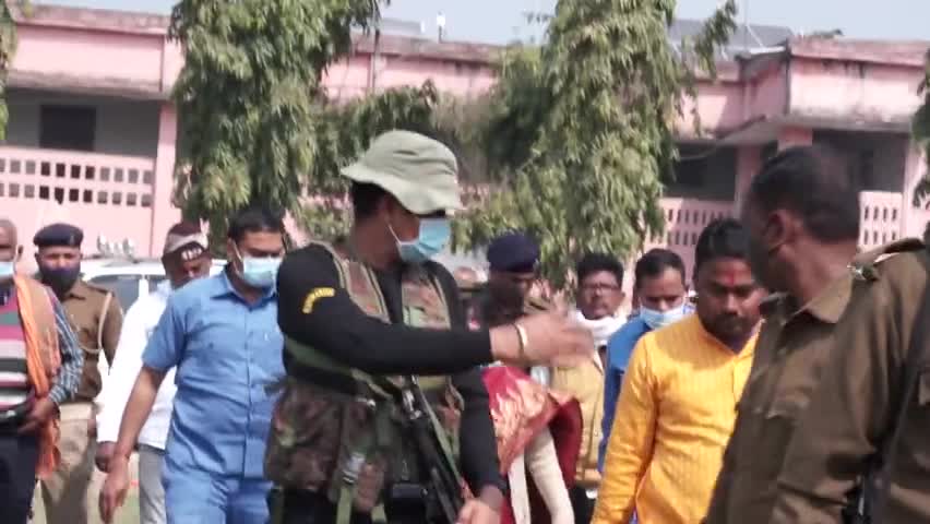 बिहार की परिवहन मंत्री श्रीमती शीला मंडल एवं ऋषि कर्ण के द्वारा प्रखंड स्तरीय खेलकूद प्रतियोगिता का उद्घाटन मधेपुर में ।
#rishikarn #RishiKarnYouthClub #nyks #nyksmadhubani #dmmadhubani   #madhubani #madhepur #govofindia