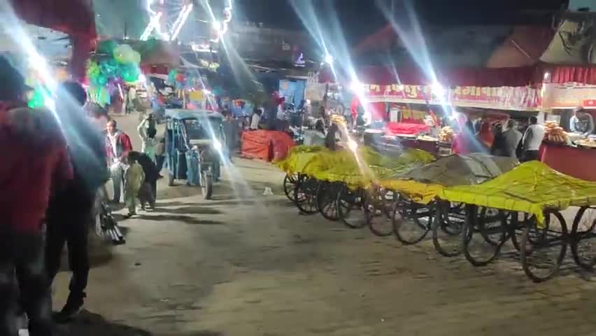 बांसी: #बांसी माघ मेले का रात्रि में अदभुत झलकियां देखने वालों की संख्या में वृद्धि।