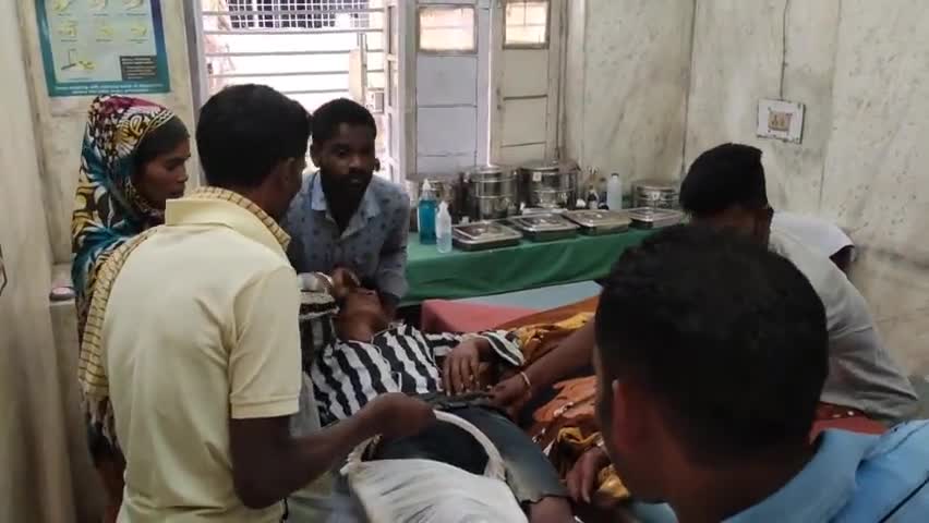 फरसगांव: सड़क दुर्घटना में घायल सोनाबेड़ा टाटीपारा के युवक को बेहतर उपचार के लिए जिला अस्पताल किया गया रिफर#प्रतिक्रिया