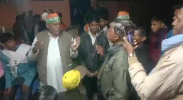 ग्राम बम्हरौली में प्रचार करते हुए #विधानसभा240_फतेहपुर_सदर के #बहुजन_मुक्ति_पार्टी के प्रत्याशी डॉ फूल सिंह लोधी