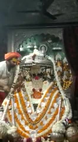 *#श्री_हनुमान_जी_महाराज जी की प्रातःकालीन शुभ मंगला श्रृंगार आरती दर्शन।* *#श्री_हनुमानगढ़ी_अयोध्याधामजी।। 🌺* *🌻