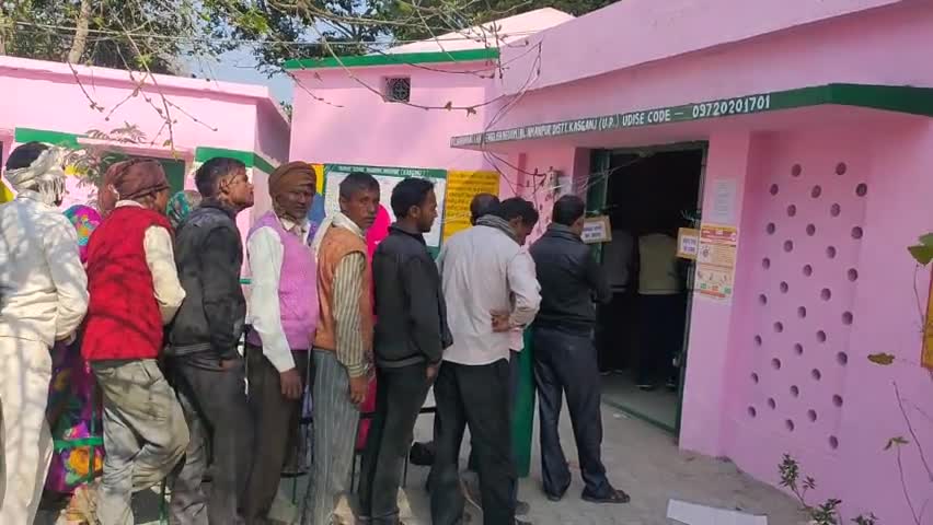 सहावर: 101 अमांपुर विधानसभा के प्रा पा नदारमई पर वोट डालने के लिए लगी लम्बी लाइन। #समाचार24 #election