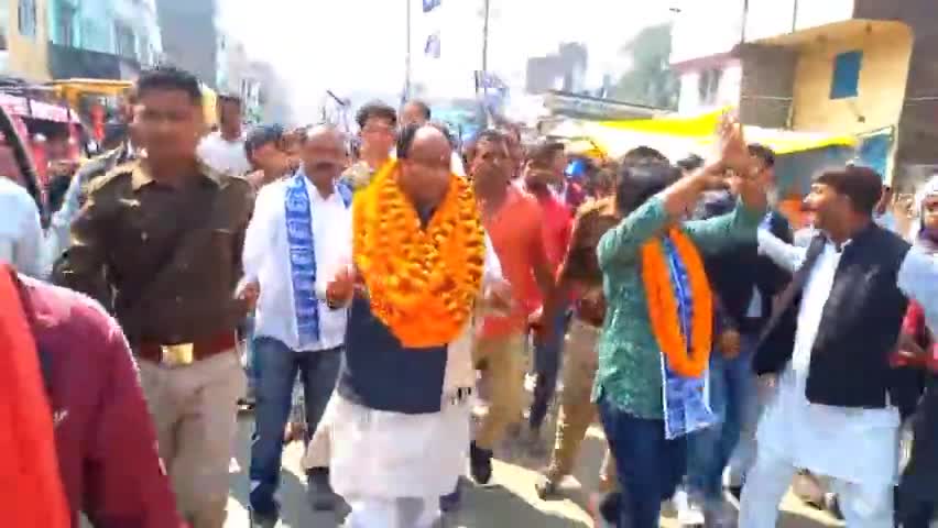 देेेवरिया: #रुद्रपुर विधानसभा के बसपा प्रत्याशी किया जनसंपर्क किसान,युवा और महिलाएं भी रहे साथ बताएं लोगों से विकास के मुद्दे