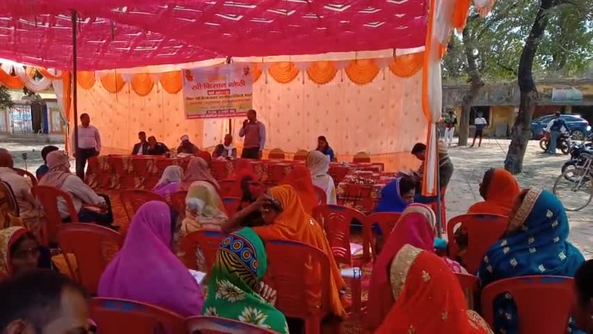 सिमरी: #सिमरी प्रखंड कृषि भवन पर रब्बी किसान गोष्ठी अभियान चलाया गया सभी किसान उपस्थित@