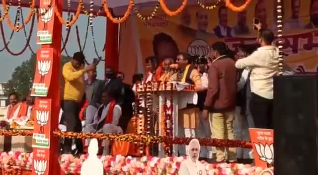 🤣
भाईयों बहनो 23 तारीख को #cycle🚴 का बटन दबा देना 😀
Akhilesh Yadav ✌💐