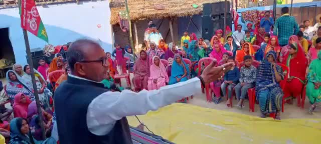 अपने लोगो से मिल रहे प्यार और भारी जन समर्थन के लिए जनता का हृदय से आभार व्यक्त करता हूं।

शाहगंज,जनसंपर्क।
#shailendrayadavlalai #ब