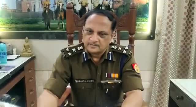 #DIG_SSP #थाना_ताजगंज क्षेत्र में कुछ दिन पूर्व दो पक्षों में हुई मारपीट पर की जा रही कार्यवाही.#agrapolice393