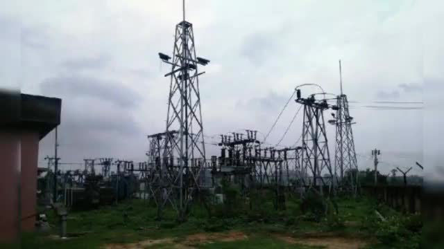 गुरुवार को तेज आंधी तूफान आने से  मिहिजाम  मे बिजली सेवा हुई बाधित  #jharkhand
#jharkhandnews  #mihijam  #jamtara