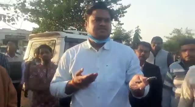 मनगवां एसडीएम ने किसानों को कहा नौटंकीबाज , ज्ञापन देने पहुंचे थे किसान । #तानाशाह एसडीएम