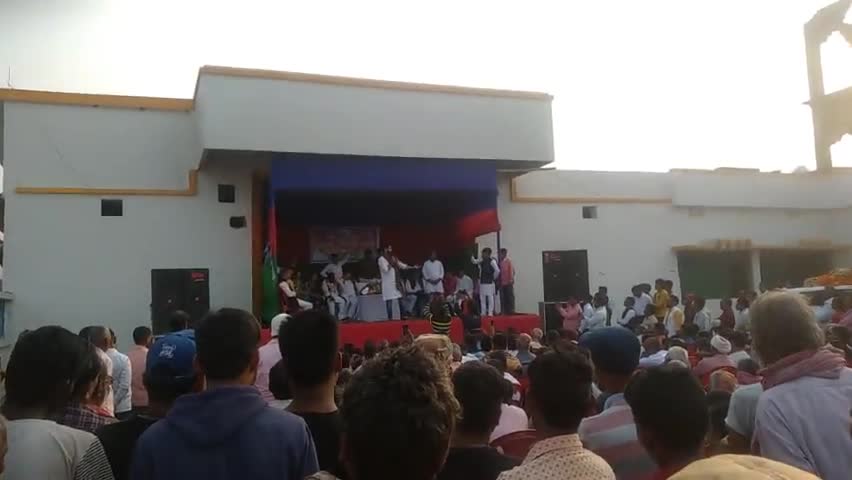तारापुर विधानसभा में लोजपा(R) के राष्ट्रीय अध्यक्ष सह जमुई सांसद बड़े भैया माननीय चिराग पासवान ज़ी का विभिन्न जगहों पर एक दिवसीय कार्यक्रम
रोहित सिंह#जिलाध्यक्ष#लोजपा#आईटी#सेल#मुंगेर
#chirag#paswan