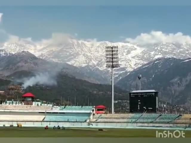भारत ने जीता धर्मशाला में हुआ पहला t20 मैच... 
7 विकटों से जीता इंडिया। श्रीलंका को मात..@
#cricket #dharamshala #HPCA