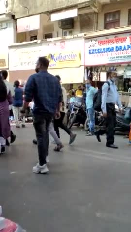 मुंबई में बाजारों में आईं फिर से रौनक...


#mumbainews #news #jainnews