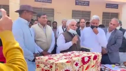 चूरू: चूरु ज़िला ADM साहब ने कहा ये गाँव निराला है और गाँवो से, ये मेने देखा है और जाना है । #हमारा #गाँव #पीथीसर