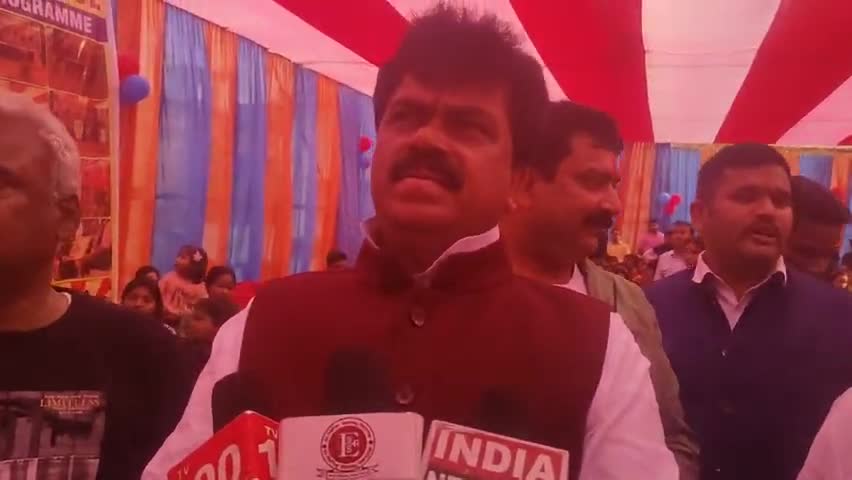 आज सृष्टि प्ले स्कूल द्वारा एनुअल फंक्शन प्रोग्राम किया गया जिसके चीफ गेस्ट मेयर एवं डिप्टी मेयर रहे
#रज़ा #सिद्दीकी