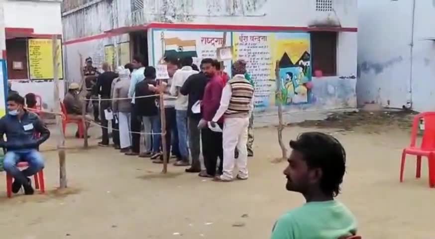 गोंडा: गोंडा जिले में पांचवें चरण के विधानसभा चुनाव के मतदान में फाइनल मतदान प्रतिशत रहा 56.3%