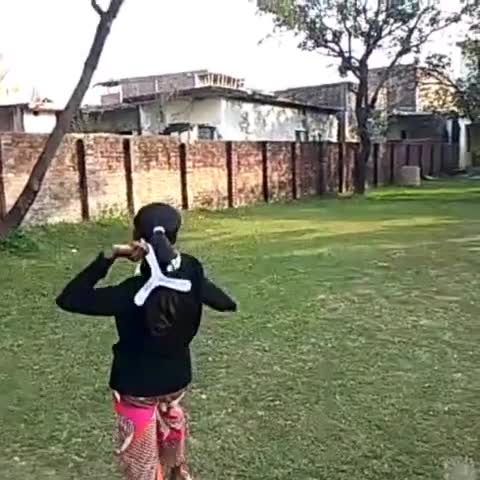 Lefty Girl #NandiniGaur From #BethelChildrenSchool  #Maharajaganj Doing Very Well With The Boomerang.. 🇮🇳