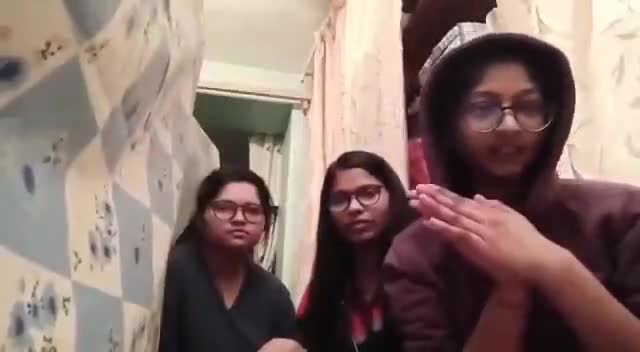 यूक्रेन के खारकीव में युद्ध के बीच फंसी मधेपुरा की मेडिकल छात्रा #निधि और उसके साथी . भारत सरकार से बचाव की गुहार