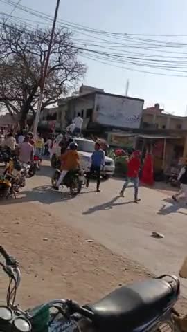 सहजनवा- यशपाल रावत सहजनवा विधानसभा 324 से सपा प्रत्याशी है जिनकी रैली का जोरदार प्रदर्शन #सपाप्रत्याशी #sahjanwa324 #spa