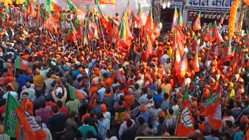 गोरखपुर: योगी ने दिखाया अपने ही गढ़ में दम... रोड शो करके विपक्ष पर साधा निशाना...

#gorakhpur #bjp #yogiadityanth