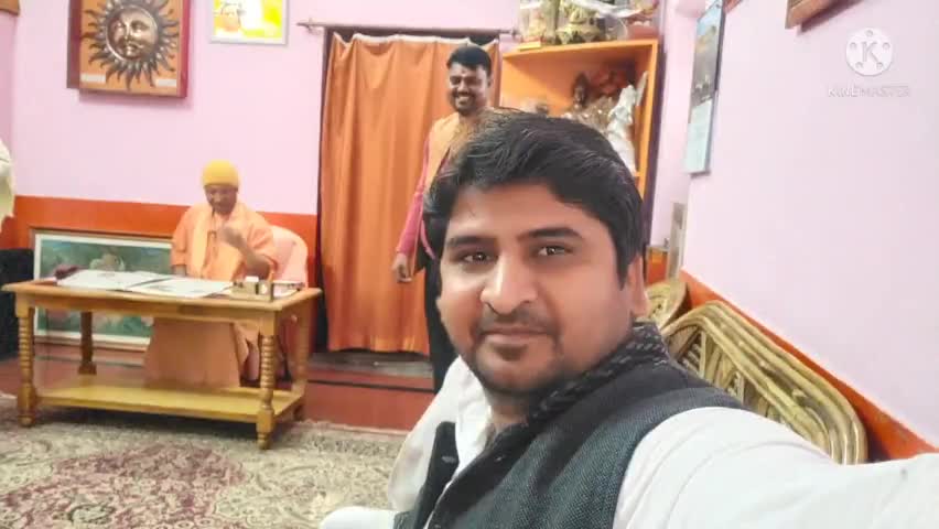 आज माननीय मुख्यमंत्री उत्तर प्रदेश श्री #योगी_आदित्यनाथ जी से गोरक्षनाथ मंदिर स्थित मठ पर मुलाकात हुई।