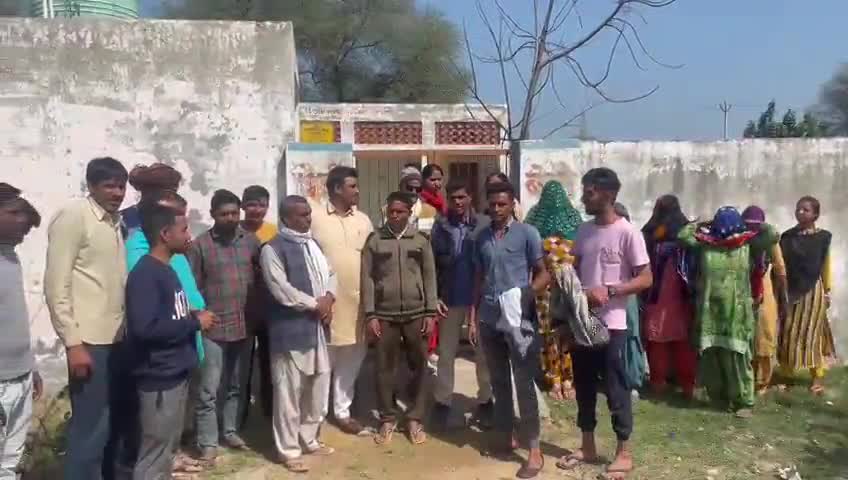उकलाना: सुरेवाला गांव ने आंदोलनकारी आंगनबाड़ी  का किया समर्थन #hisarnews #uklananews #anganbariworker #citu_haryana #ashaworker