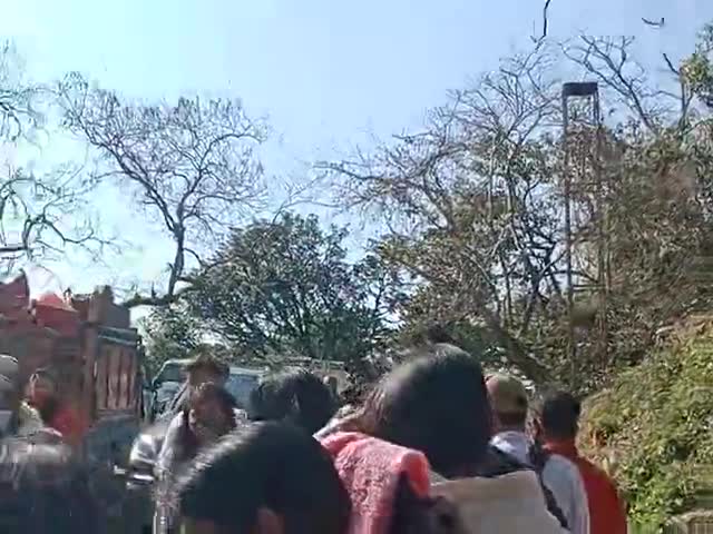 देहरादून: Mahashivratri ke parv pai bhari bheed 🙏🙏🙏
#shivmandir🙏# Rajpur road
jay mahakal ❤️