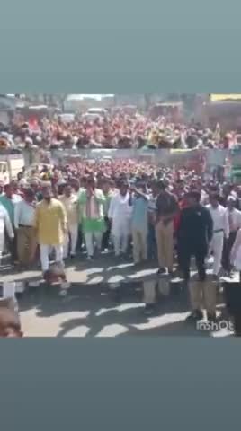 दलित कांग्रेस प्रदेश अध्यक्ष श्री आलोक प्रसाद जी के समर्थन मे युवाओं के हृदय सम्राट गुजरात कांग्रेस कार्यकारी अध्यक्ष श्री हार्दिक पटेल जी ने डोर टू डोर जनसंपर्क किया।
#आ_रही_है_कांग्रेस 
#आलोक_प्रसाद