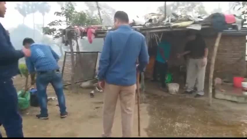 देेेवरिया: #आबकारी विभाग और पुलिस की संयुक्त टीम ने कोलगाढाया में कच्ची शराब और लरहन किया नष्ट