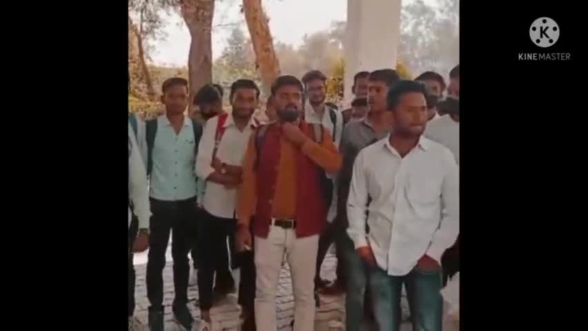 नेहरू महविद्यालय के एग्रीकल्चर के छात्रों ने अतरिक्त फीस को लेके उपजिलाधिकारी को दिया ज्ञापन #NMV #lalitpur #BU