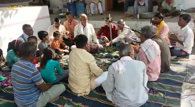 *महाशिवरात्रि के पावन पर्व पर क्षेत्र के बिभिन्न गांवों में पहुंचने का अवसर मिला*🙏🙏। आपका सेवक #पीसी पटेल जनसेवक बबेरु