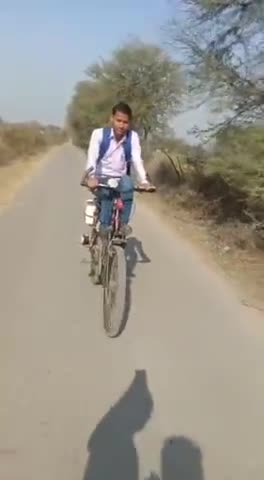 मेरी साईकिल बनी अब इलैक्ट्रिक साईकिल
#इन्द्र_कुमार_कुशवाहा #ABVP_MAHOBA
सम्पर्क 9450713595
#इलैक्ट्रिक_बाइक से कम नहीं #मेरी_इलैक्ट्रिक_साईकिल
कम दाम, कम समय में बेहतर सफ़र #चरखारी_जिला_महोबा