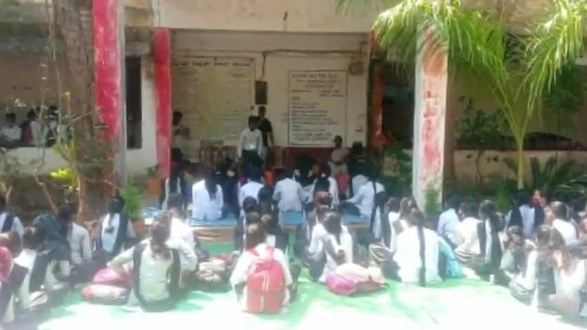 चंद्र विजय महाविद्यालय में योग एवम भ्रामरी के साथ मनाया गया अंतरराष्ट्रीय महिला दिवस। 
#yog #internatwomenday #dindori