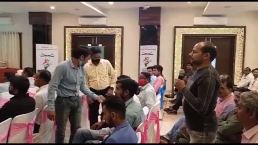 किसान अब ड्रोन से करेंगे फसल पर दवाओं का छिड़काव। #किसान #खेतीबाड़ी #farmer #farming #khetibadi #science #technology