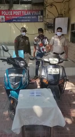 DELHI CRIME: दिल्ली पुलिस ने तिलक नगर इलाके से गिरफ्तार किए शातिर चोर

#Khabarfast #DelhiCrime