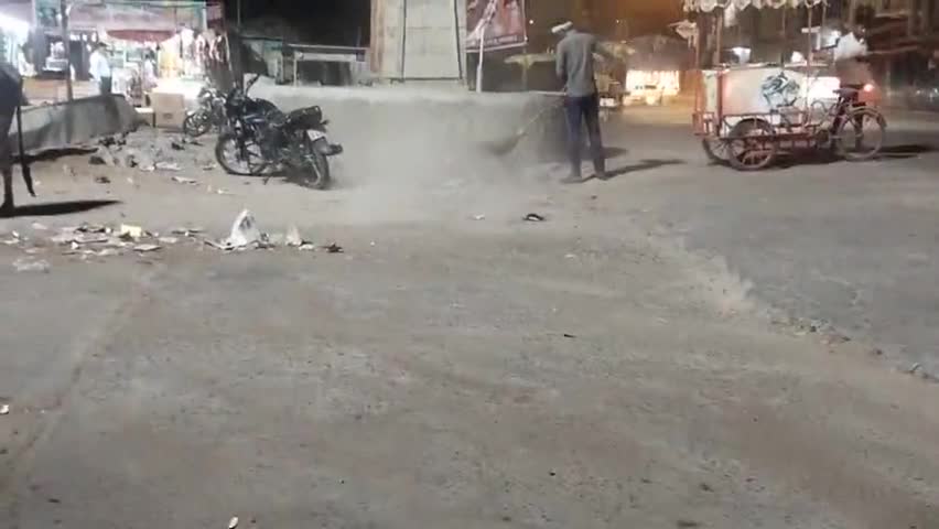 नगर परिषद पलेरा द्वारा स्वच्छता सर्वेक्षण 2022 के अंतर्गत की जा रही है साफ-सफाई रात में भी हो रही है सफाई#palera #clean