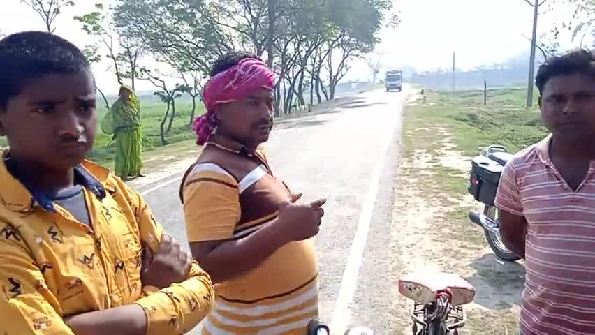 हथियार लैस बदमाश ने आज #जोगबनी सिंघेश्वर मुख्य मार्ग पर #हथियार दिखाकर बाइक लुटा