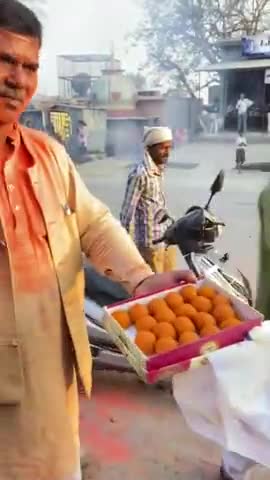 अपने आवास पर अपनों के साथ जीत का जश्न
#जश्न
#भगवा_होली
#मिठाई
#आतिशबाजी