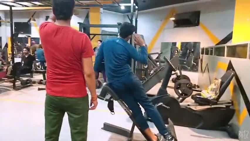#कुछ कुछ करके दिखाना है अपने जिले को नंबर वन बनाना है एक कदम सेहत की तारफ तो फिटनेस बॉक्स जिम जाये अपने भाई असद से ट्रेनिंग लिजिये
