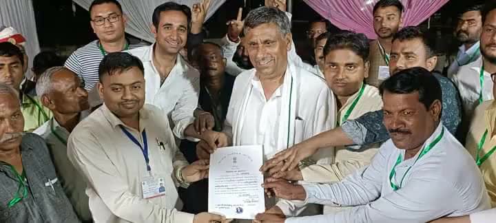 सादाबाद से बीजेपी प्रत्याशी को हरा कर रालोद प्रत्याशी श्री प्रदीप चौधरी जी बने विधायक।
सादाबाद की जनता का आभार।।
#RLD