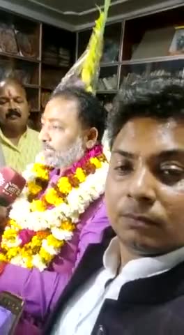 भारतीय जनता पार्टी के प्रदेश उपाध्यक्ष श्री दयाशंकर सिह जी बलिया नगर से विधायक होने पर जीत की बधाई देते हुए  #बृजेश #कुमार #लोनिया #चौहान #प्रदेश #उपाध्यक्ष #अपनी #पार्टी #सेकुलर व #राहुल #लोनिया #चौहान #जिला #अध्यक्ष #बदायूं #अपनी #पार्टी