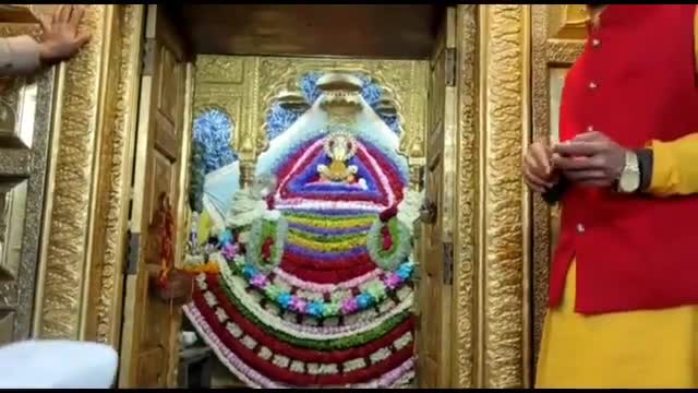 सीकर: #खाटू नगरी में देशभर के कोने-कोने से आए लाखों श्रद्धालु कर रहे हैं #श्यामबाबा के दर्शन