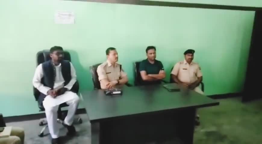 भगवानपुर: BHAGWANPUR : मनरेगा भवन मे होली व शव ए बारात  पर्व को लेकर हुई  शांति समिति की बैठक
#bhagwanpurnews #breakinnews
