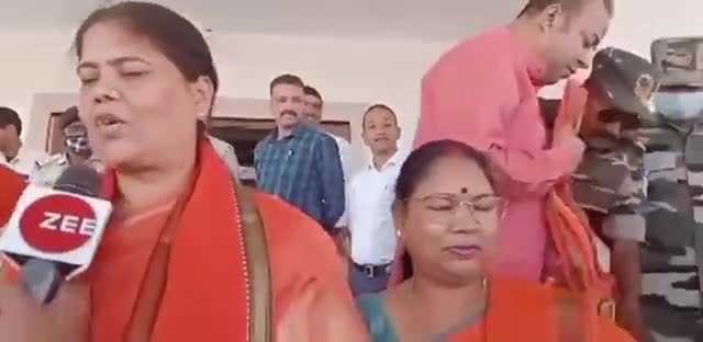 सिविल लाइन्स: हमारे पाटन छत्तरपुर के विधायिका पुष्पा पुष्पा देवी 
देश और राज्य मे फर्क ही पता 
  #publicn24 #abpन्यूज #aajtaknews