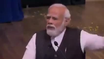 जिनको लगता है ये #फिल्म ठीक नही वो दूसरी फिल्म बनाएं कौन मना करता है- #PM_मोदी 🤣🤣

#thekashmirfiles