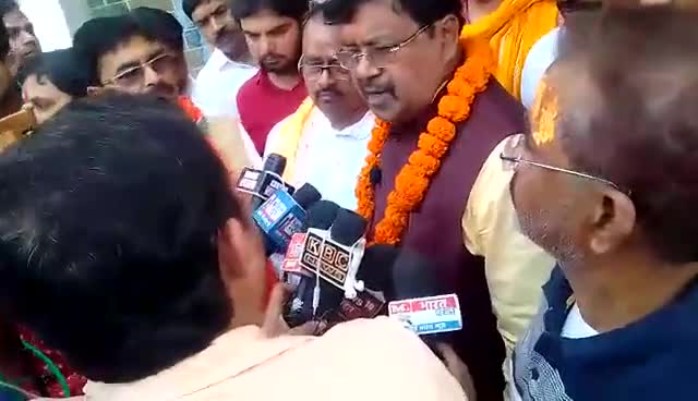 #MLC_चुनाव:- एनडीए के प्रत्याशी अशोक अग्रवाल एवं कांग्रेस के सुनील यादव ने नामांकन पर्चा किया दाखिल।