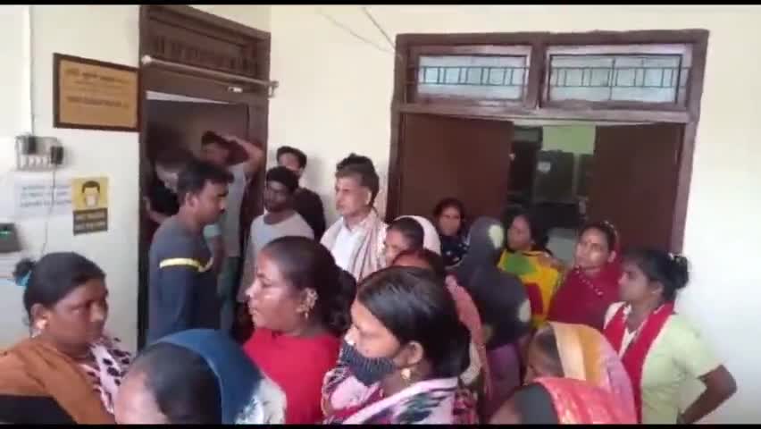 पटना ग्रामीण: कंकड़बाग कांटी फैक्ट्री रोड पर सड़क दुर्घटना में सफाई कर्मी की मौत, मुआवजे की मांग को लेकर सफाई कर्मियों का हंगामा #pmc